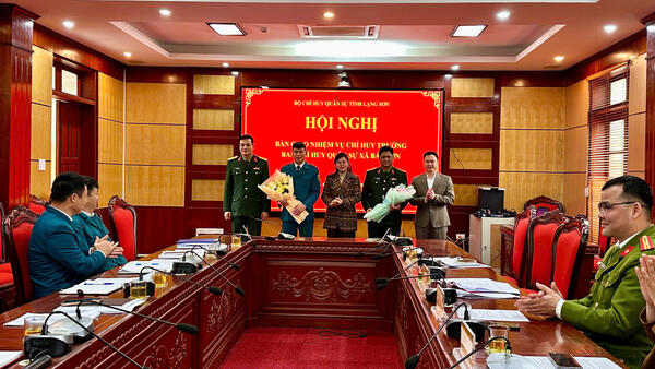 Xã Bắc Sơn tổ chức bàn giao nhiệm vụ Chỉ huy trưởng Ban Chỉ huy Quân sự xã