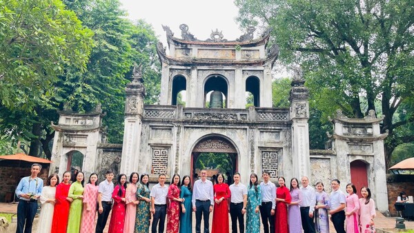 Các Chi bộ khối chính quyền xã Bắc Sơn tổ chức sinh hoạt chuyên đề kết hợp tham quan, học tập thực tế