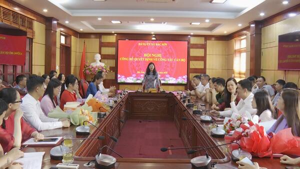 ĐẢNG UỶ XÃ BẮC SƠN TỔ CHỨC HỘI NGHỊ CÔNG BỐ QUYẾT ĐỊNH VỀ CÔNG TÁC CÁN BỘ