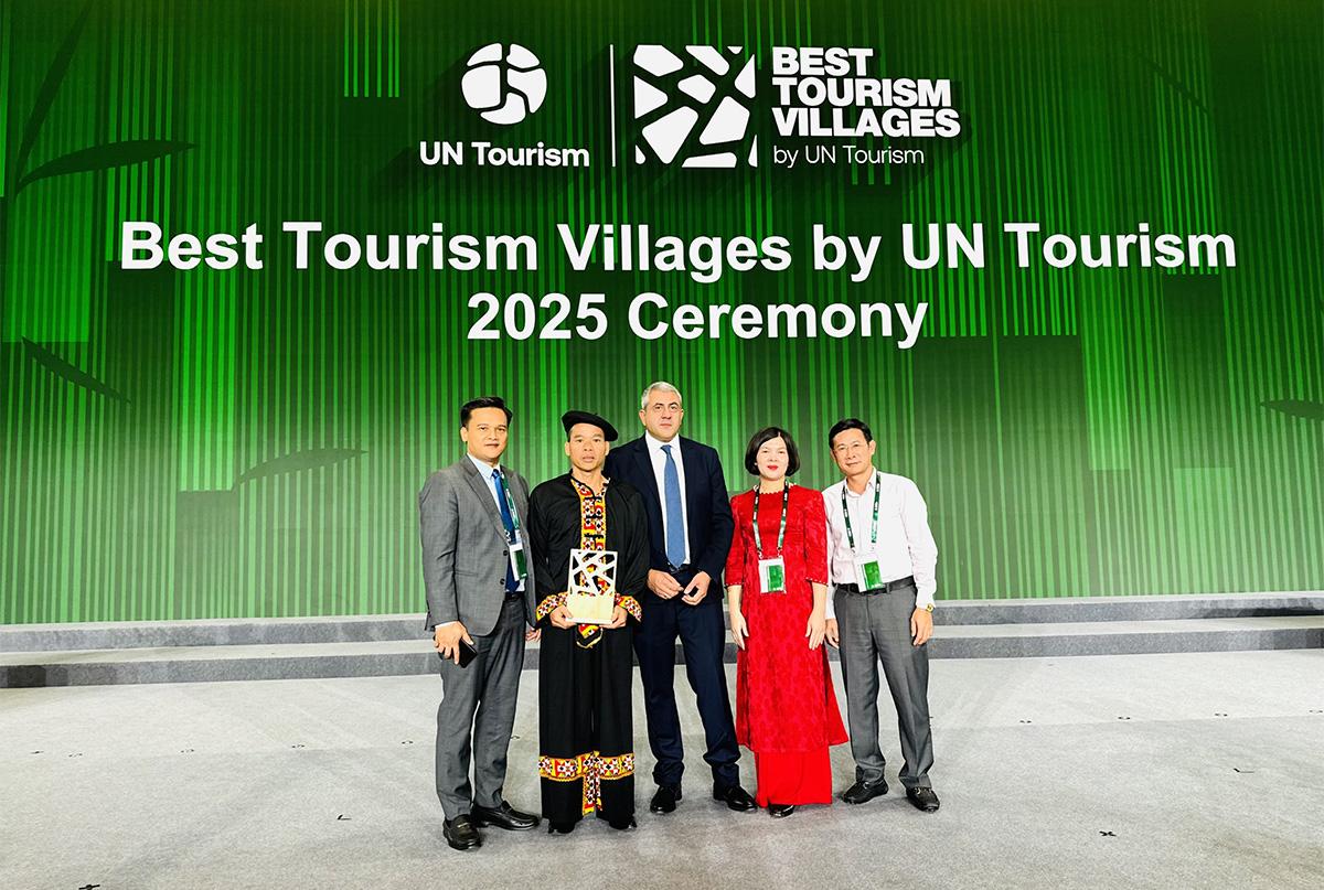/upload/105419/20251018/grabdc9611710_thon_lo_lo_chai_02.jpg